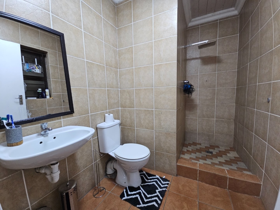 2 Bedroom Property for Sale in Ottery Western Cape